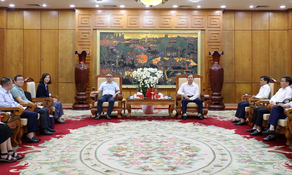 Quang cảnh buổi l&agrave;m việc.