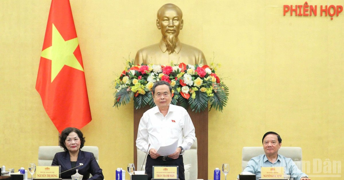 Chủ tịch Quốc hội Trần Thanh Mẫn phát biểu bế mạc Phiên họp thứ 6 của Ủy ban Thường vụ Quốc hội. (Ảnh: DUY LINH) Chủ tịch Quốc hội Trần Thanh Mẫn phát biểu bế mạc Phiên họp thứ 6 của Ủy ban Thường vụ Quốc hội. (Ảnh: DUY LINH)