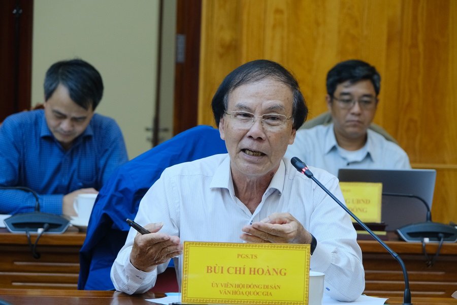 PGS.TS Bùi Chí Hoàng - Ủy viên Hội đồng Di sản văn hóa quốc gia đánh giá các hồ sơ đã được chuẩn bị kỹ lưỡng, chu đáo. PGS.TS Bùi Chí Hoàng - Ủy viên Hội đồng Di sản văn hóa quốc gia đánh giá các hồ sơ đã được chuẩn bị kỹ lưỡng, chu đáo.