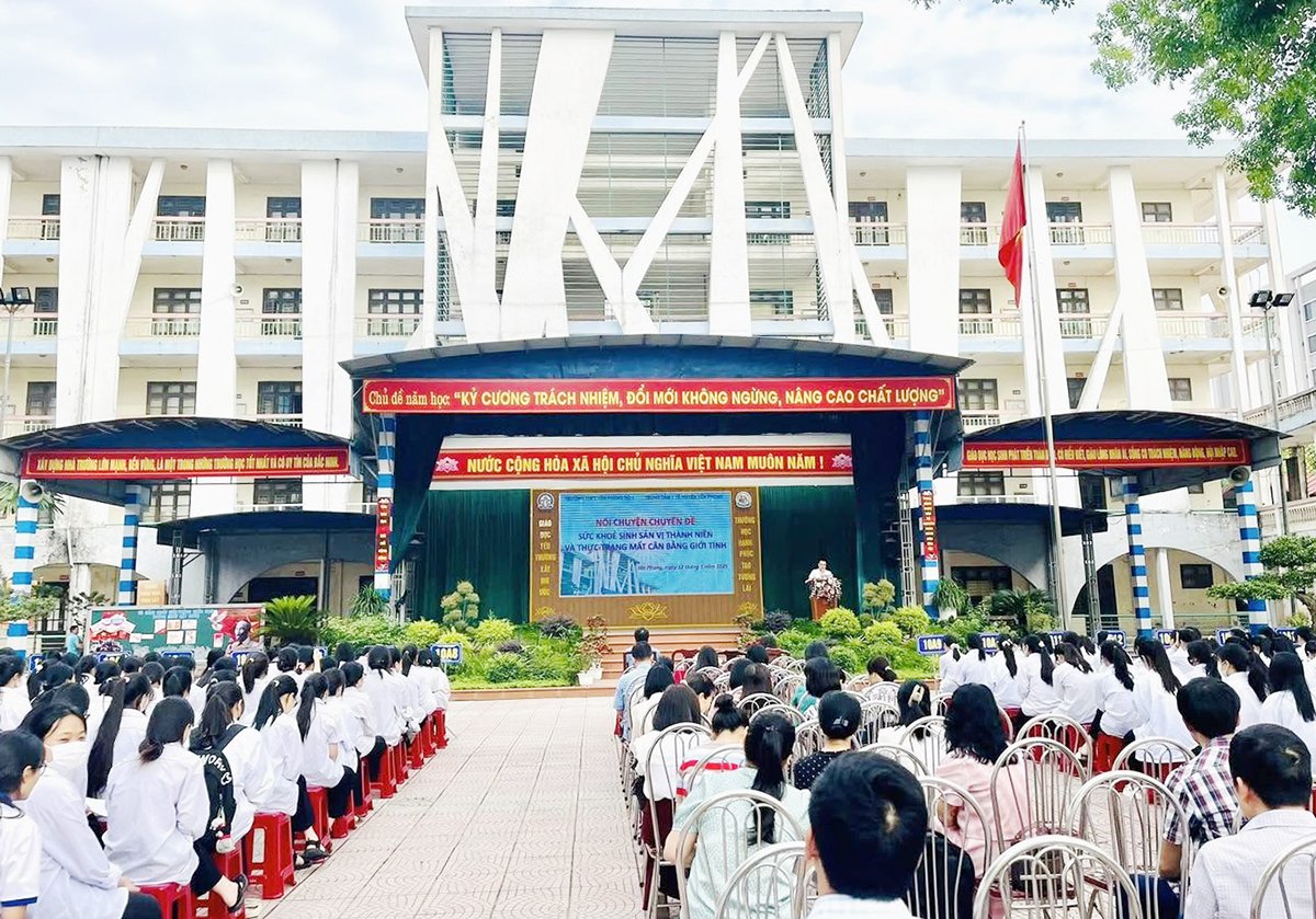 Đưa nội dung giáo dục giới tính, SKSS, SKTD vào chương trình chính khóa, ngoại khóa. Đưa nội dung giáo dục giới tính, SKSS, SKTD vào chương trình chính khóa, ngoại khóa.