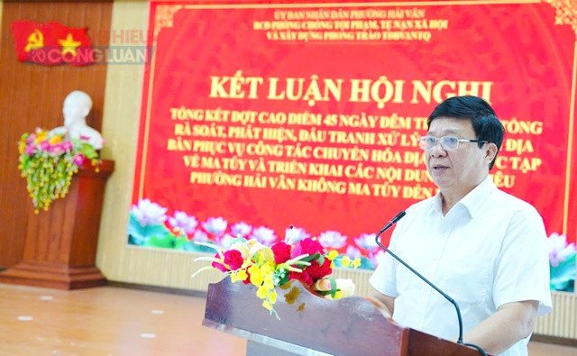 &Ocirc;ng Nguyễn Th&uacute;c Dũng, Chủ tịch UBND, Trưởng Ban Chỉ đạo phường Hải V&acirc;n ph&aacute;t biểu chỉ đạo tại hội nghị.