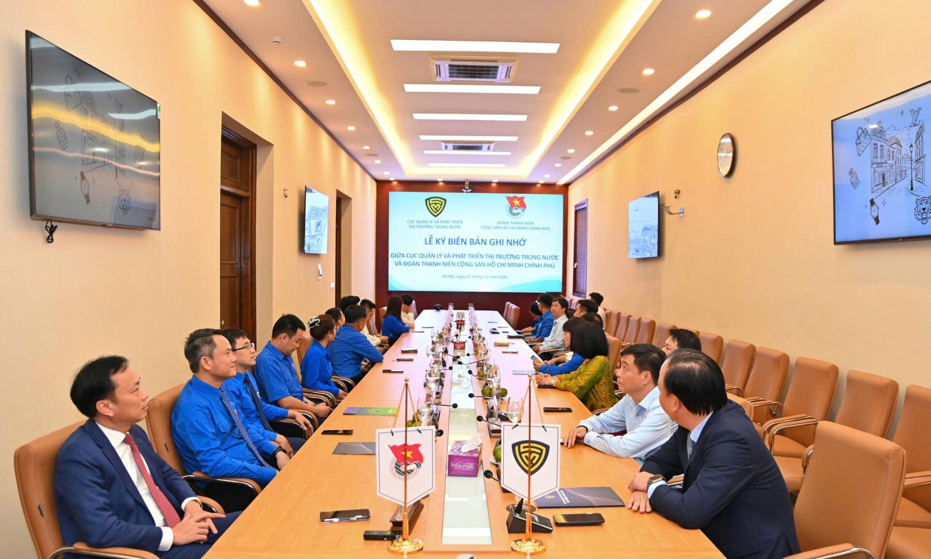 Quang cảnh buổi k&yacute; kết