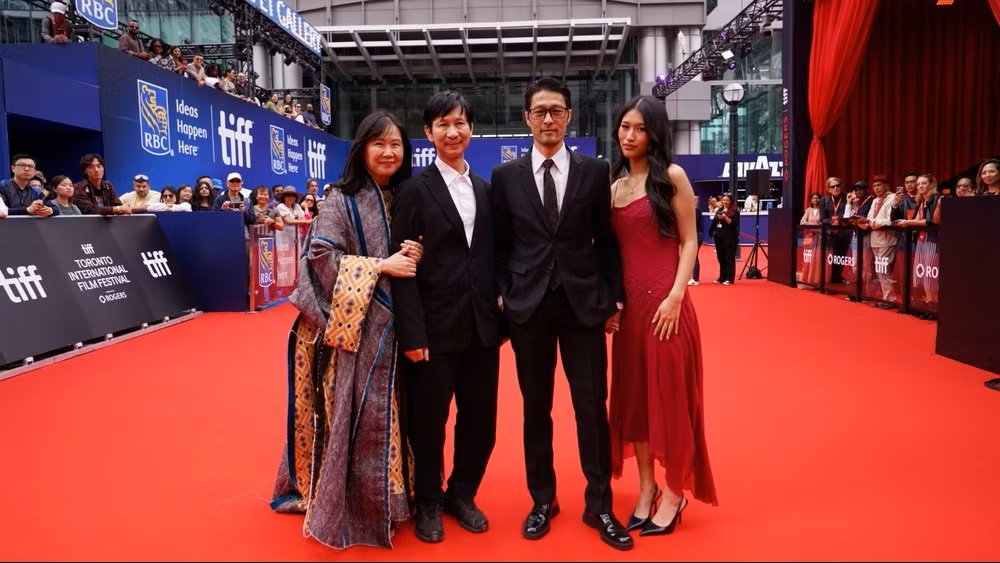 Đoàn làm phim “Hộ linh tráng sĩ - Bí ẩn mộ vua Đinh” tại Liên hoan phim quốc tế Toronto. (Ảnh: BHD) Đoàn làm phim “Hộ linh tráng sĩ - Bí ẩn mộ vua Đinh” tại Liên hoan phim quốc tế Toronto. (Ảnh: BHD)