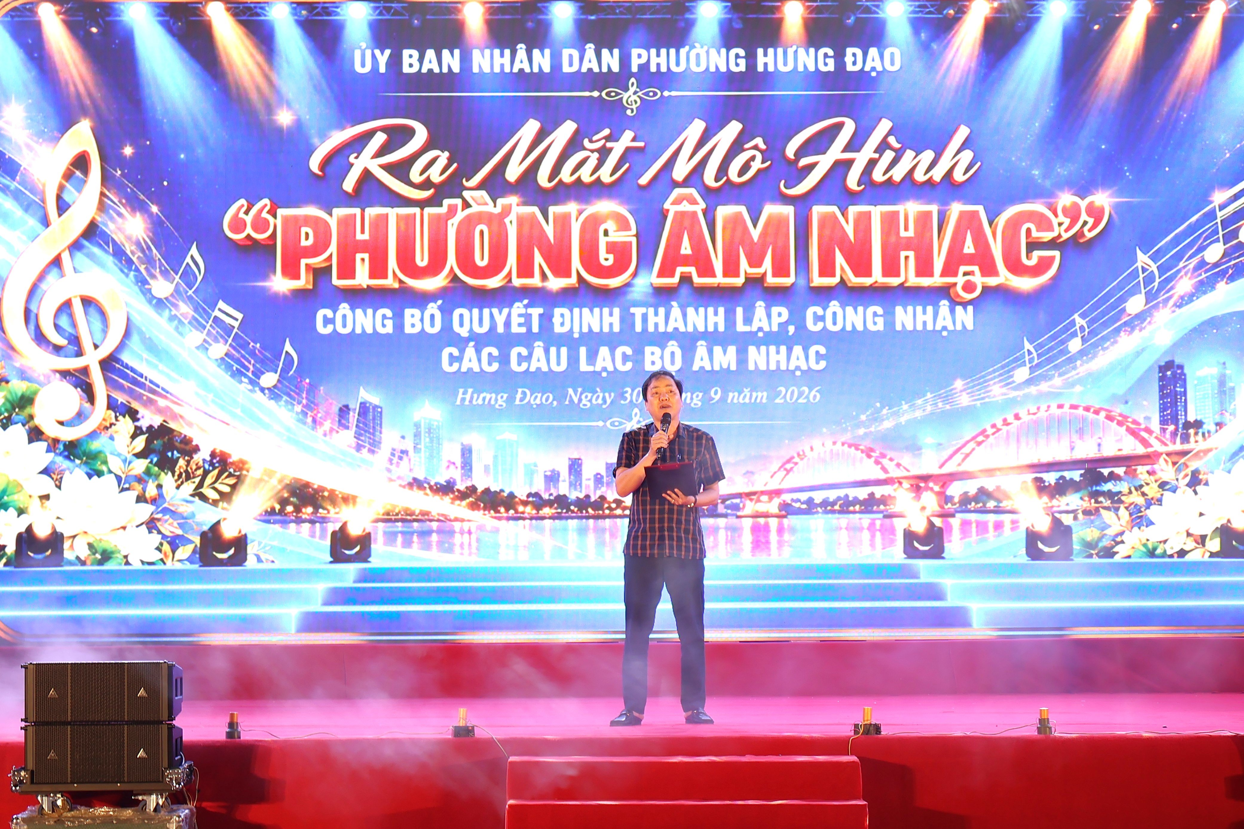 Đồng ch&iacute; Vũ Đức Thiện, Ph&oacute; Chủ tịch UBND phường ph&aacute;t biểu.