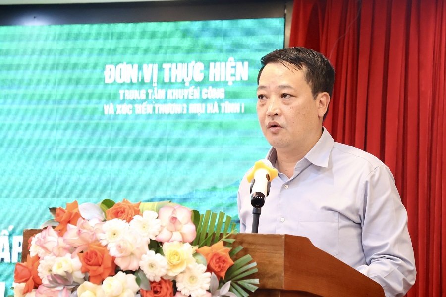 Phó Cục trưởng Cục Xúc tiến thương mại Bùi Quang Hưng phát biểu tại hội nghị Phó Cục trưởng Cục Xúc tiến thương mại Bùi Quang Hưng phát biểu tại hội nghị