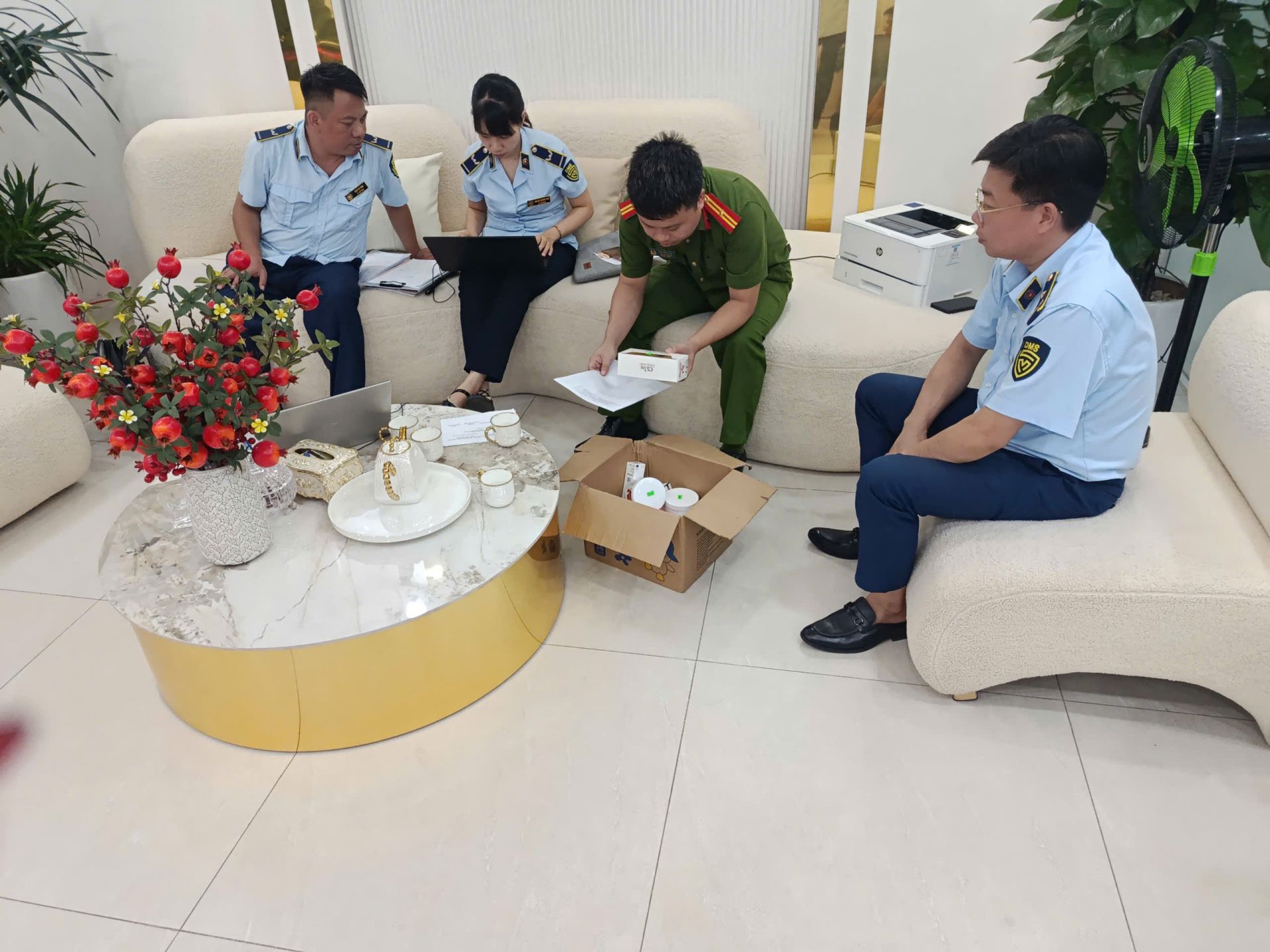 Lực lượng chức năng