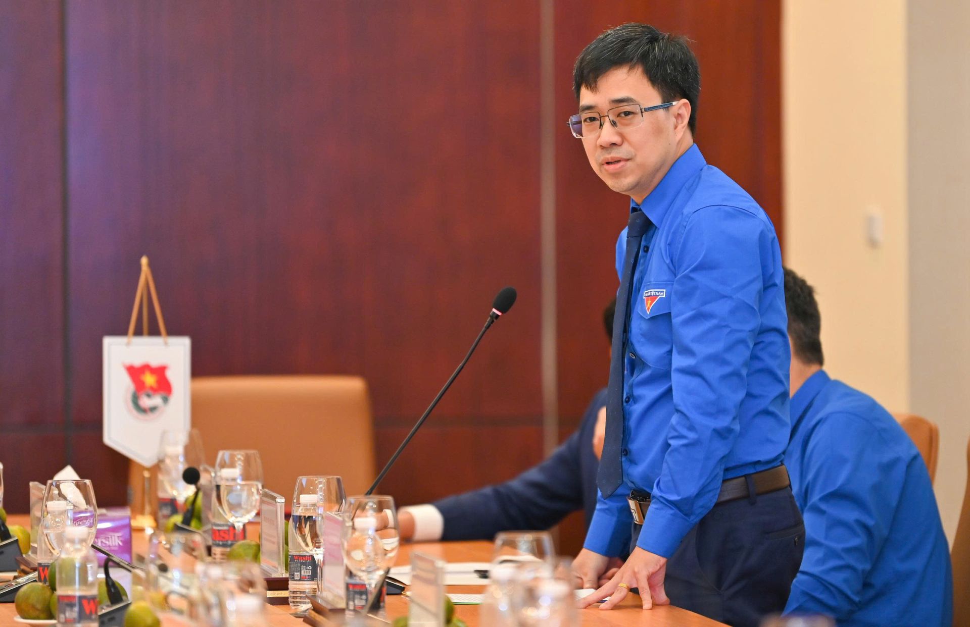&Ocirc;ng B&ugrave;i Ho&agrave;ng T&ugrave;ng, Ủy vi&ecirc;n BCH Đảng bộ Ch&iacute;nh phủ, B&iacute; thư Đo&agrave;n Thanh ni&ecirc;n Ch&iacute;nh phủ ph&aacute;t biểu tại lễ k&yacute; kết