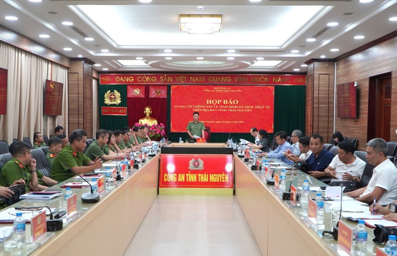 Quang cảnh buổi Họp báo thông tin tình hình, kết quả các mặt công tác Công an 9 tháng năm 2026 của Công an tỉnh Thái Nguyên. Ảnh: congan.thainguyen.gov.vn Quang cảnh buổi Họp báo thông tin tình hình, kết quả các mặt công tác Công an 9 tháng năm 2026 của Công an tỉnh Thái Nguyên. Ảnh: congan.thainguyen.gov.vn