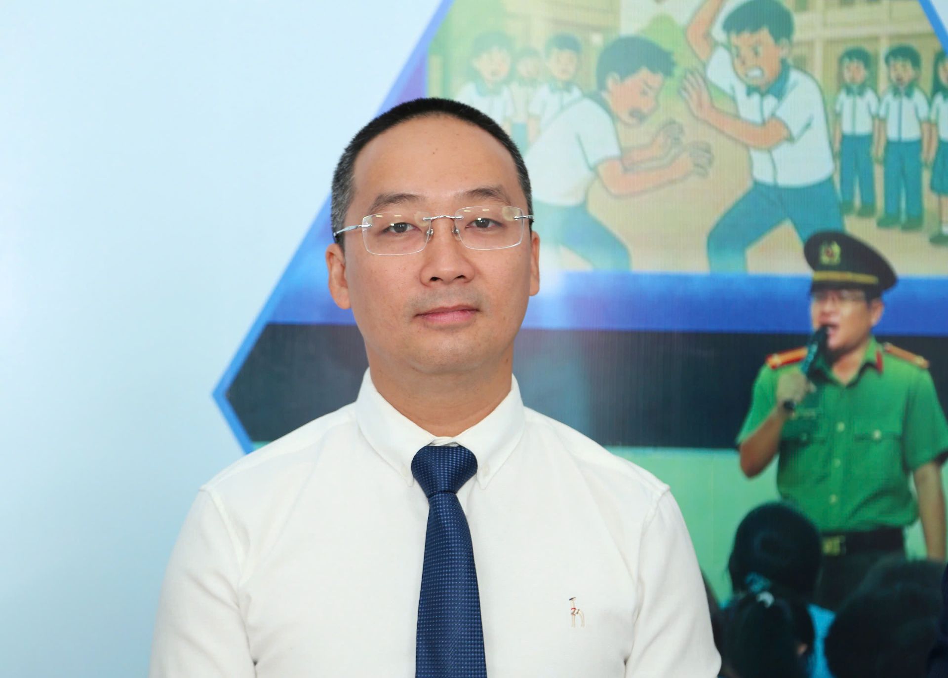 PGS.TS Cao Vũ Minh, Trưởng Bộ m&ocirc;n Luật H&agrave;nh ch&iacute;nh - Nh&agrave; nước, Trường Đại học Kinh tế - Luật, ĐHQG TP.HCM, ph&acirc;n t&iacute;ch ranh giới giữa nội dung lệch chuẩn v&agrave; h&agrave;nh vi vi phạm ph&aacute;p luật tr&ecirc;n kh&ocirc;ng gian mạng.
