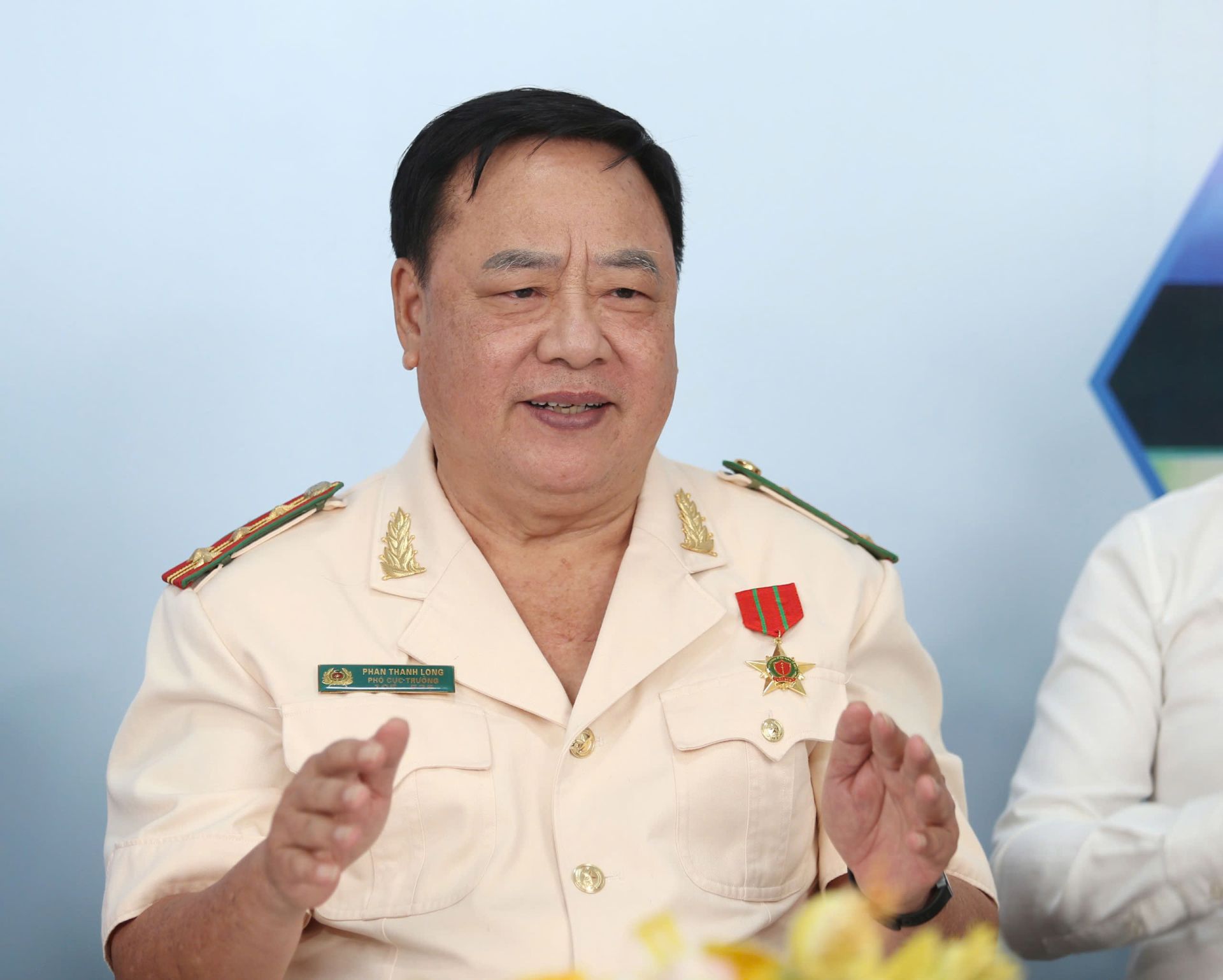 TS - Đại t&aacute; Phan Thanh Long, nguy&ecirc;n Ph&oacute; Cục trưởng Cục Khoa học, Chiến lược v&agrave; Lịch sử C&ocirc;ng an nh&acirc;n d&acirc;n, Bộ C&ocirc;ng an, ph&acirc;n t&iacute;ch những vấn đề về an ninh mạng, bảo vệ dữ liệu v&agrave; an ninh quốc gia trong kh&ocirc;ng gian mạng.