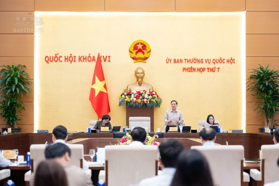 Ủy ban Thường vụ Quốc hội cho &yacute; kiến về dự &aacute;n Luật Kinh doanh bất động sản (sửa đổi). Ảnh: Quốc hội