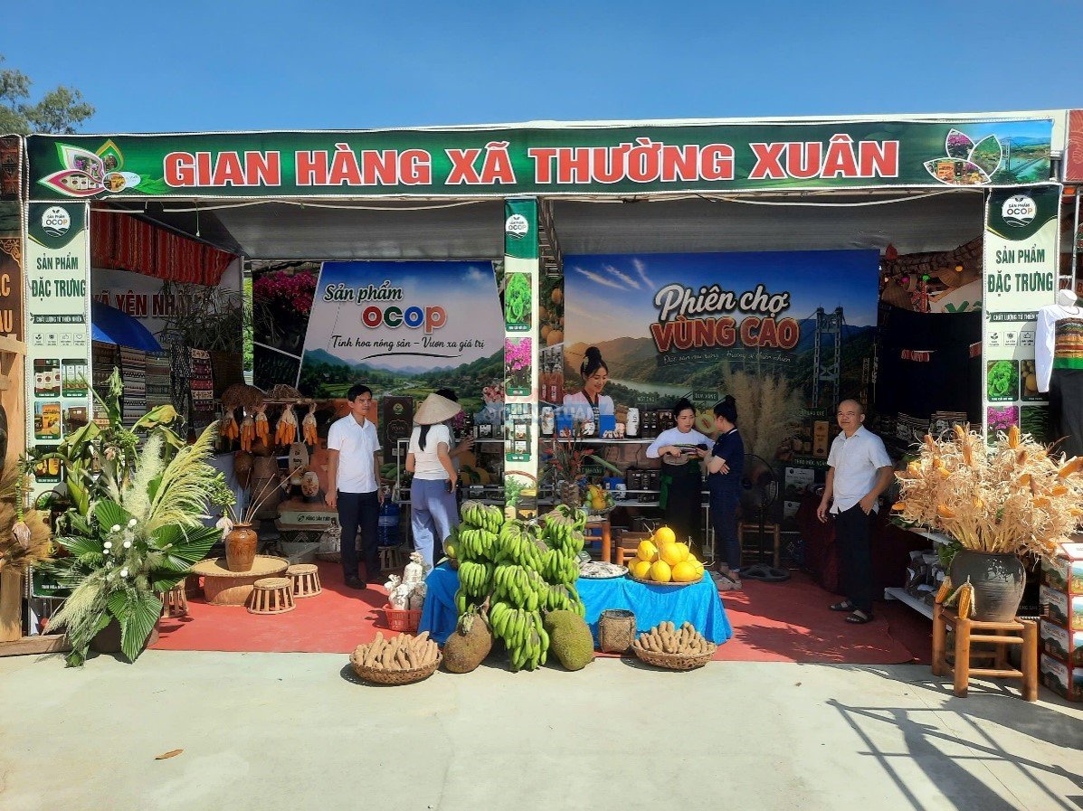 Gian hàng các sản phẩm tiêu biểu của Xã Thường Xuân Gian hàng các sản phẩm tiêu biểu của Xã Thường Xuân