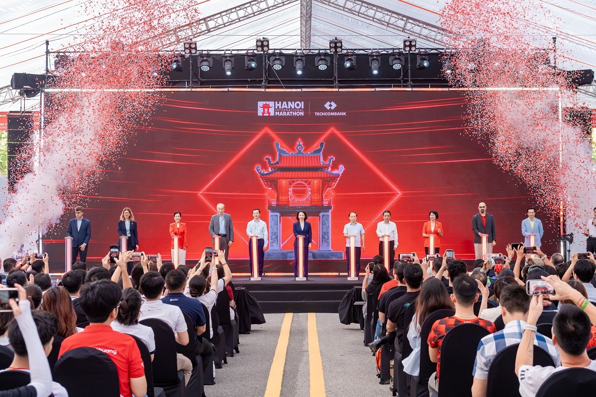 Khoảnh khắc khai mạc