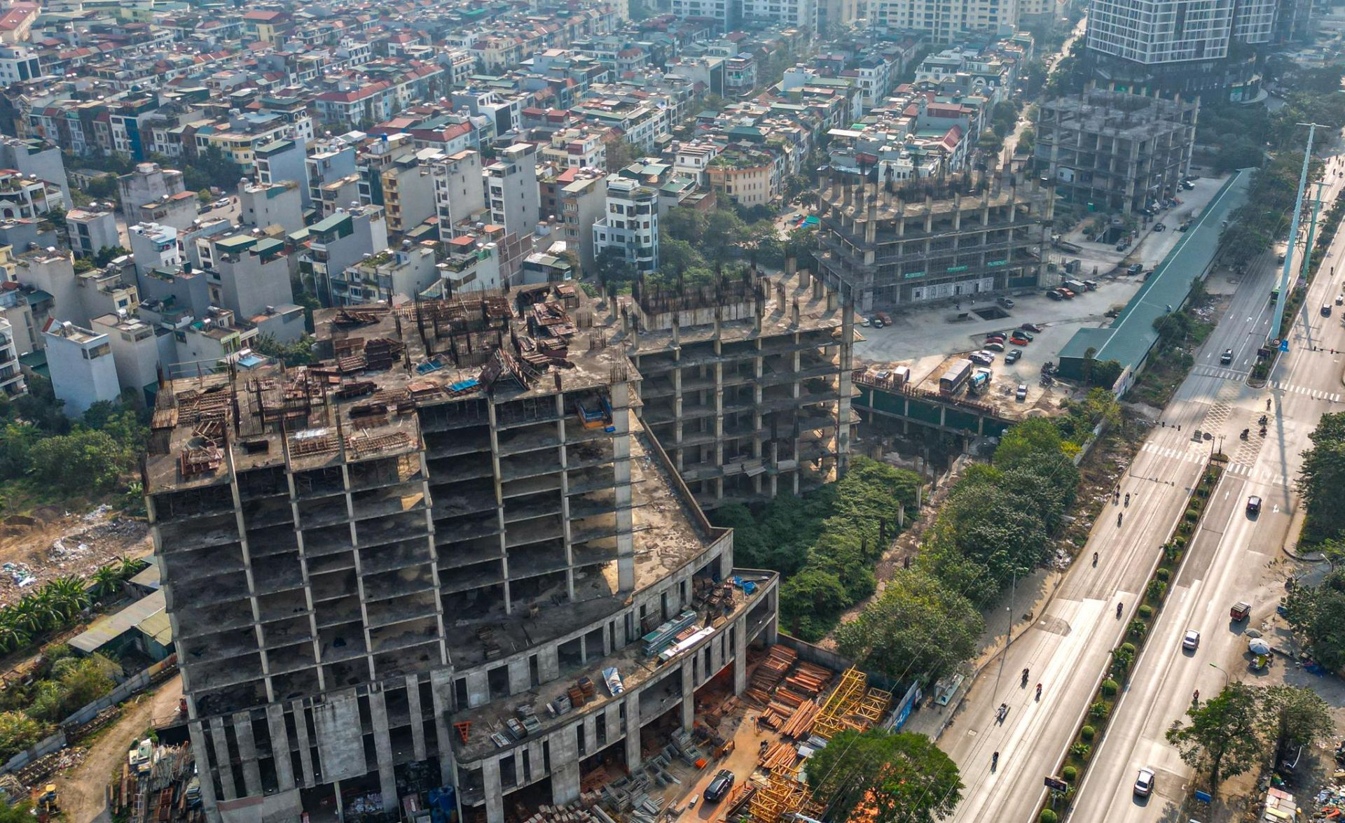 Hà Nội tiếp tục rà soát, phân loại và xử lý các dự án ngoài ngân sách chậm triển khai nhằm khơi thông nguồn lực đất đai. Ảnh Internet Hà Nội tiếp tục rà soát, phân loại và xử lý các dự án ngoài ngân sách chậm triển khai nhằm khơi thông nguồn lực đất đai. Ảnh Internet