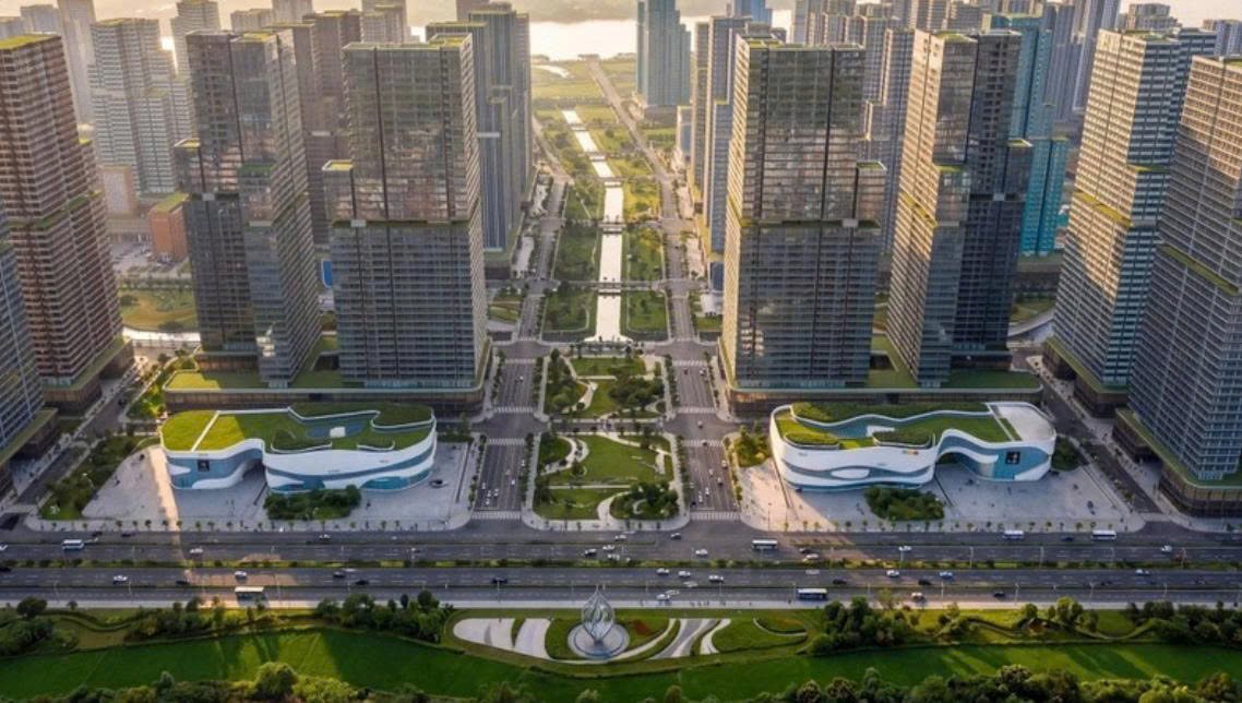 Phối cảnh Quảng trường Trung tâm – không gian kết nối Khu đô thị Đa mục tiêu Lĩnh Nam và Khu đô thị Định cư Lĩnh Nam (Hà Nội) do liên danh có Tập đoàn Tương Lai Sông Hồng triển khai. Phối cảnh Quảng trường Trung tâm – không gian kết nối Khu đô thị Đa mục tiêu Lĩnh Nam và Khu đô thị Định cư Lĩnh Nam (Hà Nội) do liên danh có Tập đoàn Tương Lai Sông Hồng triển khai.