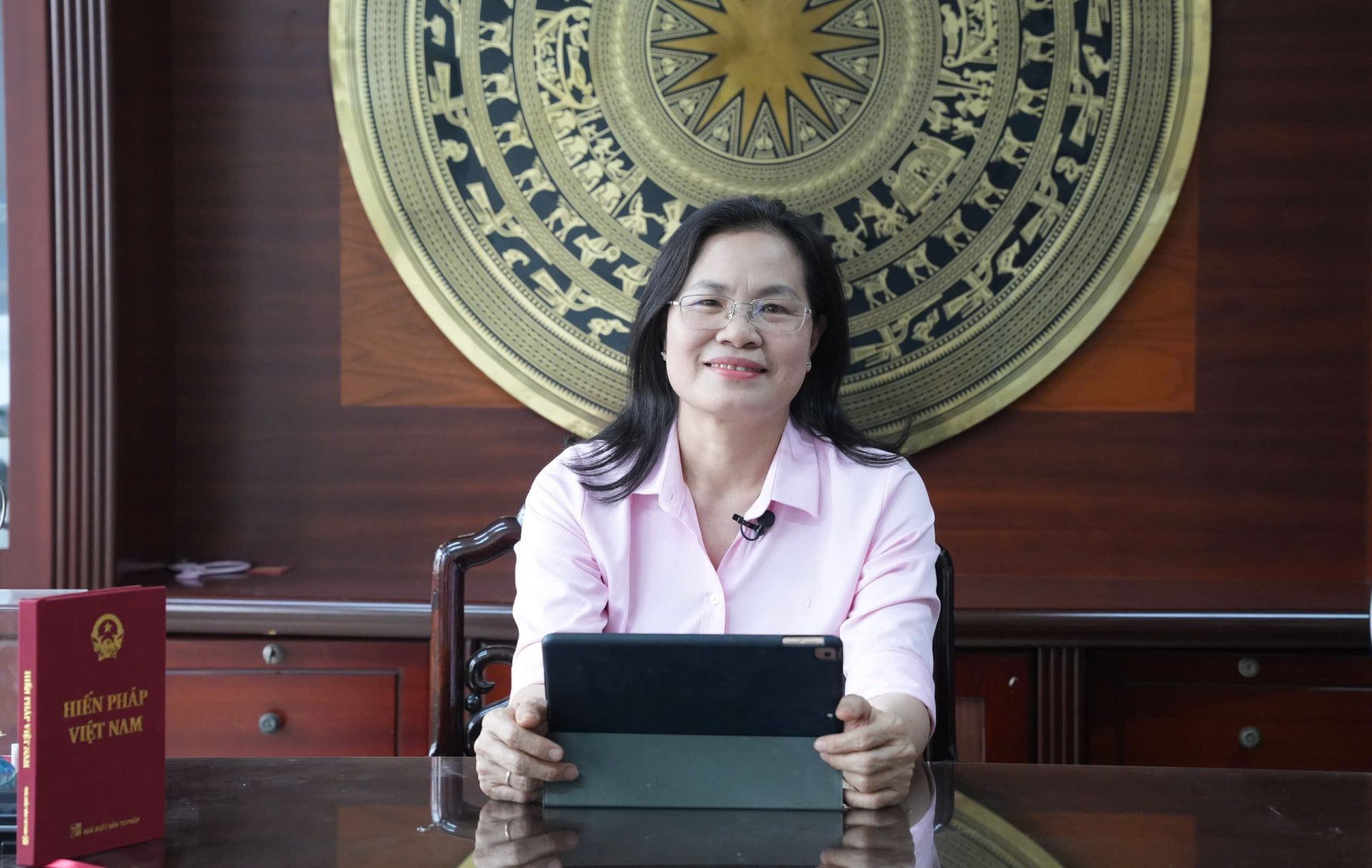 B&agrave; Nguyễn Thị Hồng Hạnh, Gi&aacute;m đốc Sở Tư ph&aacute;p TP.HCM, chia sẻ với ph&oacute;ng vi&ecirc;n Tạp ch&iacute; Thương hiệu v&agrave; C&ocirc;ng luận về việc triển khai th&iacute; điểm chế định luật sư c&ocirc;ng tr&ecirc;n địa b&agrave;n TP.HCM.