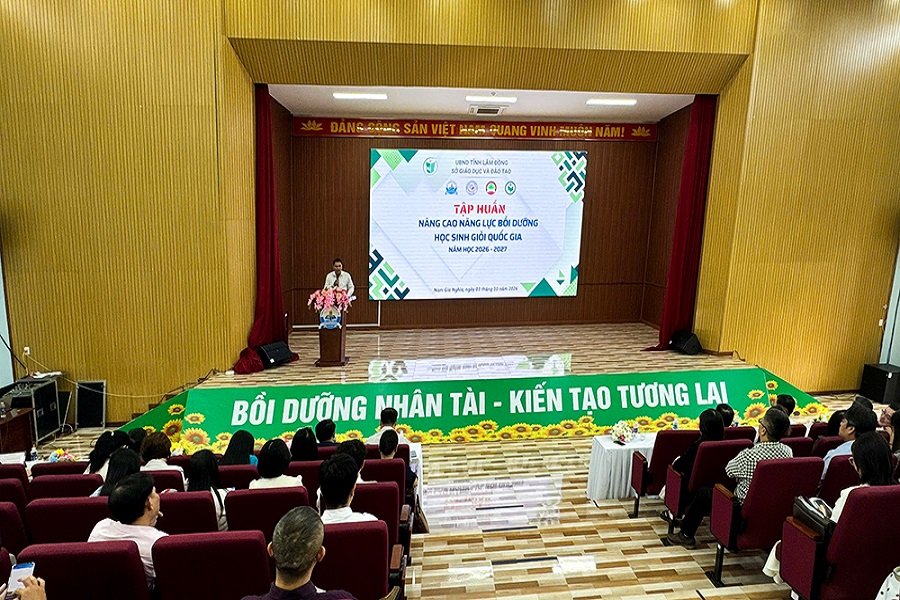 Các đại biểu tham dự hội nghị bồi dưỡng học sinh giỏi dự thi học sinh giỏi quốc gia năm học 2026 - 2027. (Ảnh: Văn phòng Sở Giáo dục và Đào tạo) Các đại biểu tham dự hội nghị bồi dưỡng học sinh giỏi dự thi học sinh giỏi quốc gia năm học 2026 - 2027. (Ảnh: Văn phòng Sở Giáo dục và Đào tạo)