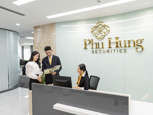 Chứng kho&aacute;n Ph&uacute; Hưng dự kiến gom th&ecirc;m 5,5 triệu cổ phần PHL