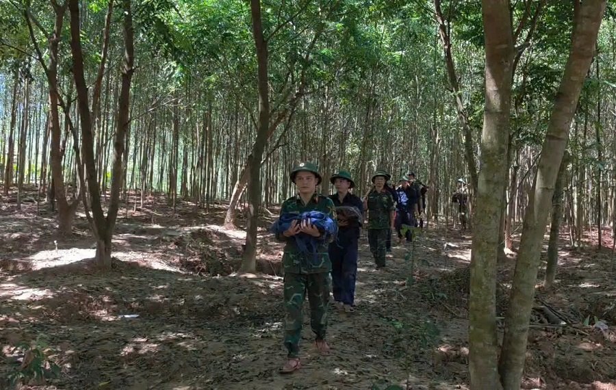 Đơn vị đưa các hài cốt cùng di vật về nhà quàn để bảo quản, chăm sóc và thờ cúng theo quy định Đơn vị đưa các hài cốt cùng di vật về nhà quàn để bảo quản, chăm sóc và thờ cúng theo quy định