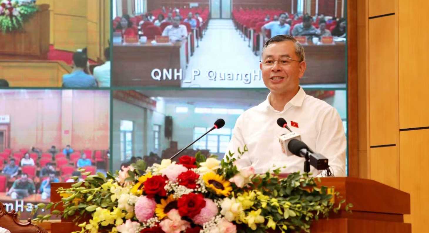 Ông Ngô Văn Tuấn, Ủy viên Trung ương Đảng, Bộ trưởng Bộ Tài chính, phát biểu tại hội nghị tiếp xúc cử tri Ông Ngô Văn Tuấn, Ủy viên Trung ương Đảng, Bộ trưởng Bộ Tài chính, phát biểu tại hội nghị tiếp xúc cử tri