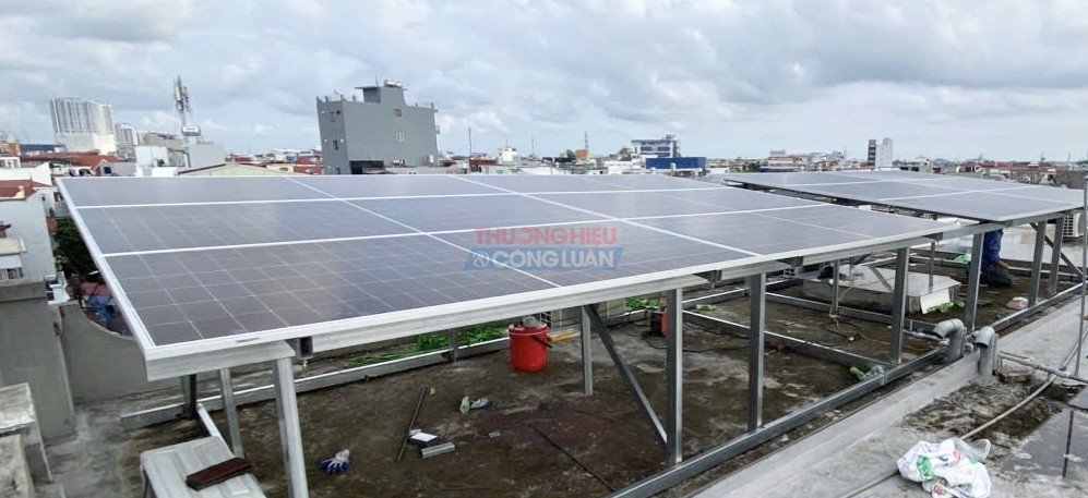 Đẩy nhanh tiến độ hạ tầng lưới điện và cơ chế chuyển đổi xanh. Đẩy nhanh tiến độ hạ tầng lưới điện và cơ chế chuyển đổi xanh.