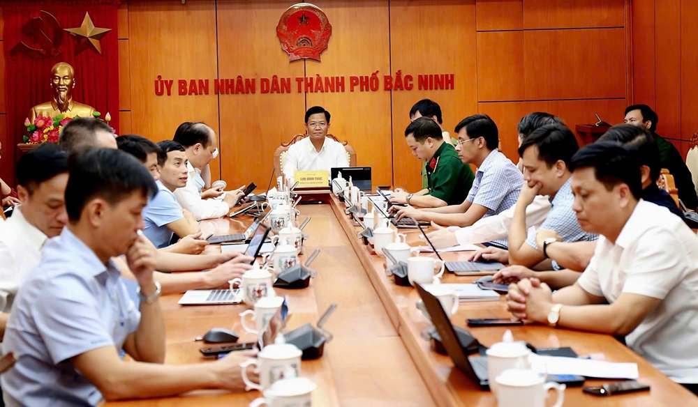 Quang cảnh hội nghị trực tuyến về triển khai thí điểm chế định luật sư công tại điểm cầu thành phố Bắc Ninh. Quang cảnh hội nghị trực tuyến về triển khai thí điểm chế định luật sư công tại điểm cầu thành phố Bắc Ninh.