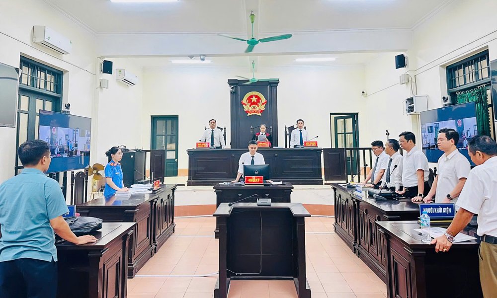Một phiên tòa hành chính trực tuyến tại Tòa án nhân dân khu vực 4 - Bắc Ninh. Một phiên tòa hành chính trực tuyến tại Tòa án nhân dân khu vực 4 - Bắc Ninh.