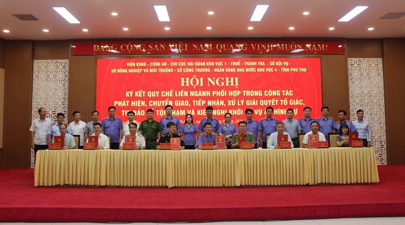 Thuế tỉnh Phú Thọ ký kết quy chế liên ngành phối hợp trong công tác phòng, chống tội phạm, góp phần chống thất thu NSNN. Ảnh: phutho.gdt.gov.vn Thuế tỉnh Phú Thọ ký kết quy chế liên ngành phối hợp trong công tác phòng, chống tội phạm, góp phần chống thất thu NSNN. Ảnh: phutho.gdt.gov.vn