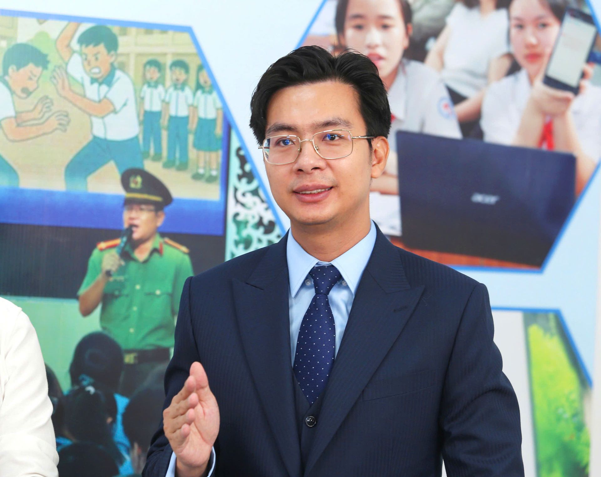 ThS-LS Lê Nguyên Hòa, Giám đốc điều hành Công ty Luật TNHH LH Legal, phân tích trách nhiệm pháp lý của người đăng tải, chia sẻ, phát tán hoặc hưởng lợi từ nội dung trên không gian mạng. ThS-LS Lê Nguyên Hòa, Giám đốc điều hành Công ty Luật TNHH LH Legal, phân tích trách nhiệm pháp lý của người đăng tải, chia sẻ, phát tán hoặc hưởng lợi từ nội dung trên không gian mạng.