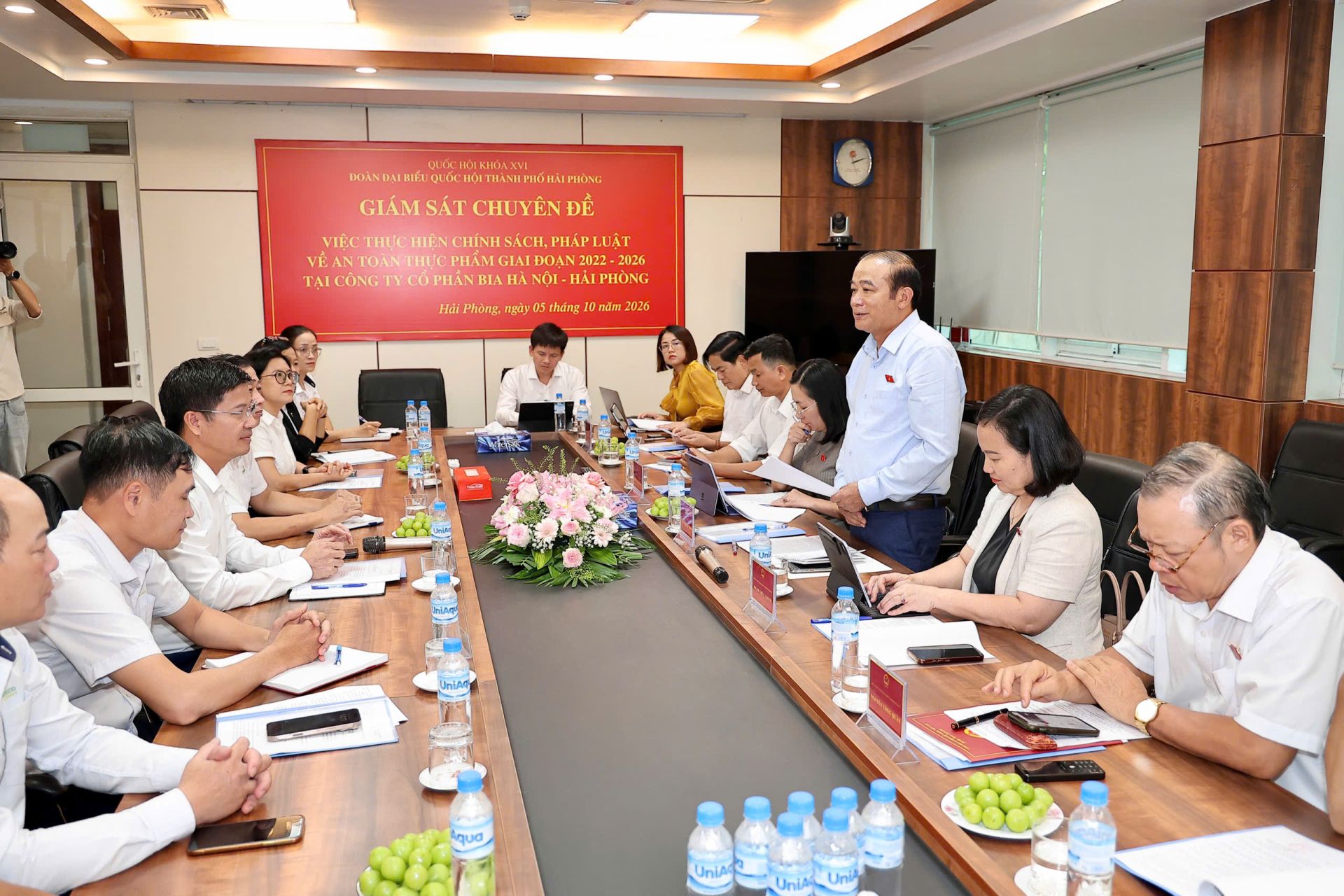 Đồng ch&iacute; L&atilde; Thanh T&acirc;n, Ph&oacute; Trưởng đo&agrave;n chuy&ecirc;n tr&aacute;ch Đo&agrave;n đại biểu Quốc hội th&agrave;nh phố ph&aacute;t biểu kết luận cuộc l&agrave;m việc.