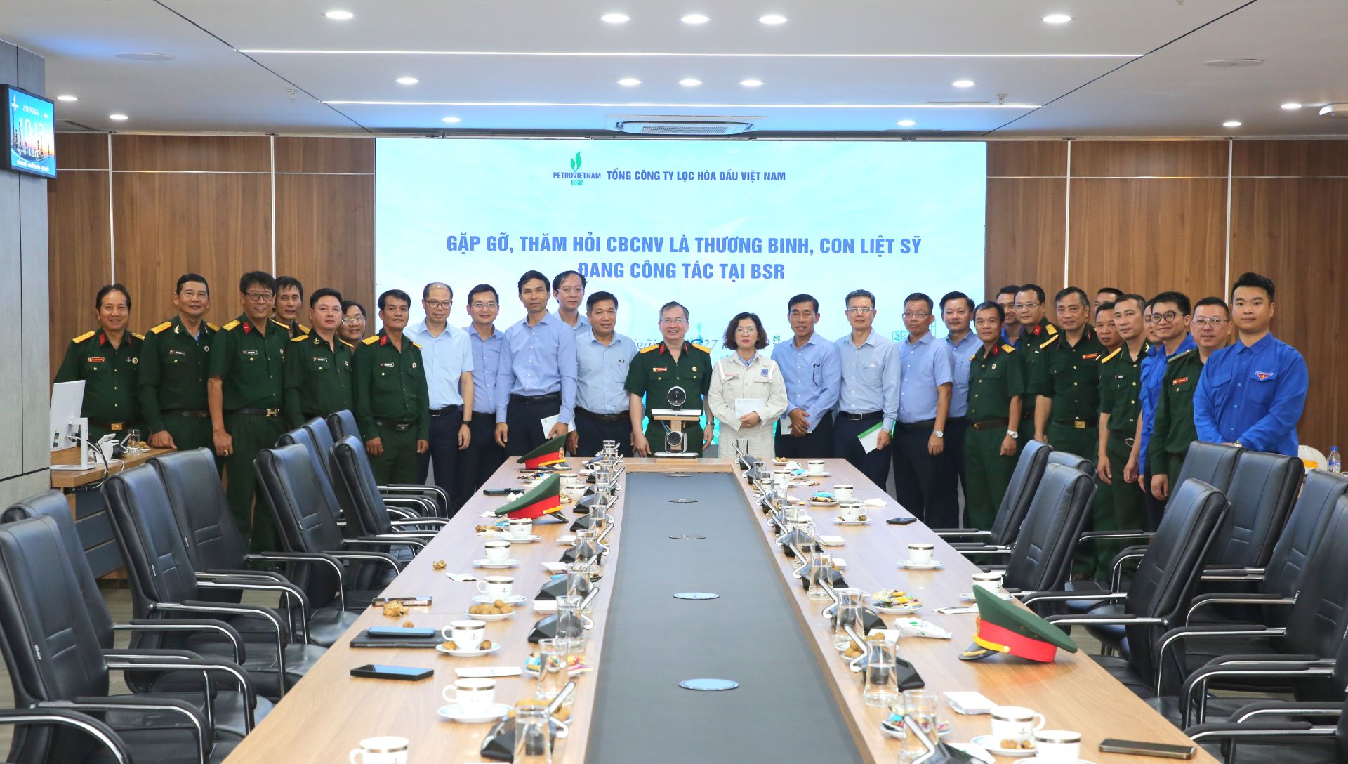 BSR thăm hỏi, động viên thương binh và con liệt sĩ đang công tác tại Tổng Công ty BSR thăm hỏi, động viên thương binh và con liệt sĩ đang công tác tại Tổng Công ty