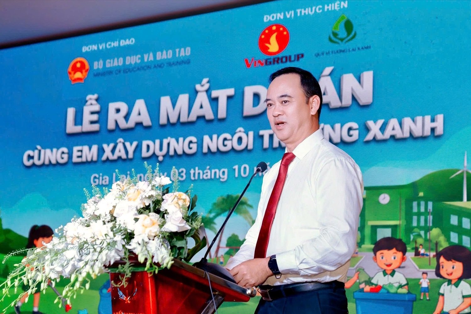 TS. Trần Nam T&uacute;, Ph&oacute; Cục trưởng Cục Khoa học, C&ocirc;ng nghệ v&agrave; Th&ocirc;ng tin, Bộ Gi&aacute;o dục & Đ&agrave;o tạo, ph&aacute;t biểu tại buổi c&ocirc;ng bố dự &aacute;n &ldquo;C&ugrave;ng em x&acirc;y dựng ng&ocirc;i trường xanh&rdquo;. Ảnh: BTC.