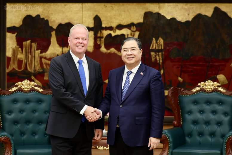 Phó Thủ tướng Thường trực Phạm Gia Túc tiếp ông Thorbjorn Fors, Chủ tịch kiêm Tổng Giám đốc Tập đoàn Siemens Energy châu Á - Thái Bình Dương - Ảnh: chinhphu.vn/Phương Nguyên Phó Thủ tướng Thường trực Phạm Gia Túc tiếp ông Thorbjorn Fors, Chủ tịch kiêm Tổng Giám đốc Tập đoàn Siemens Energy châu Á - Thái Bình Dương - Ảnh: chinhphu.vn/Phương Nguyên