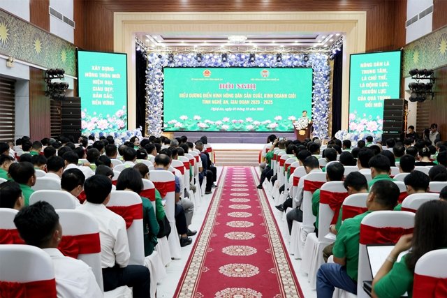 Nghệ An tổ chức hội nghị, biểu dương 130 điển hình nông dân sản xuất, kinh doanh giỏi giai đoạn 2020-2025. Nghệ An tổ chức hội nghị, biểu dương 130 điển hình nông dân sản xuất, kinh doanh giỏi giai đoạn 2020-2025.