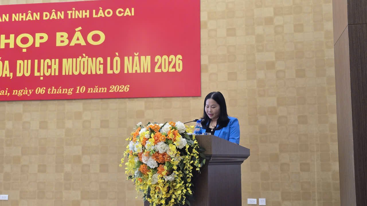 Ph&oacute; Chủ tịch UBND tỉnh L&agrave;o Cai Vũ Thị Hiền Hạnh ph&aacute;t biểu khai mạc họp b&aacute;o