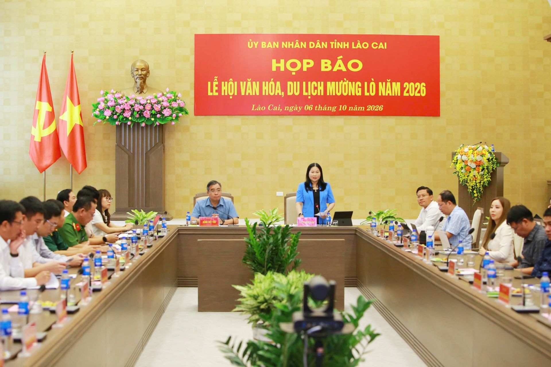 Quang cảnh buổi họp b&aacute;o