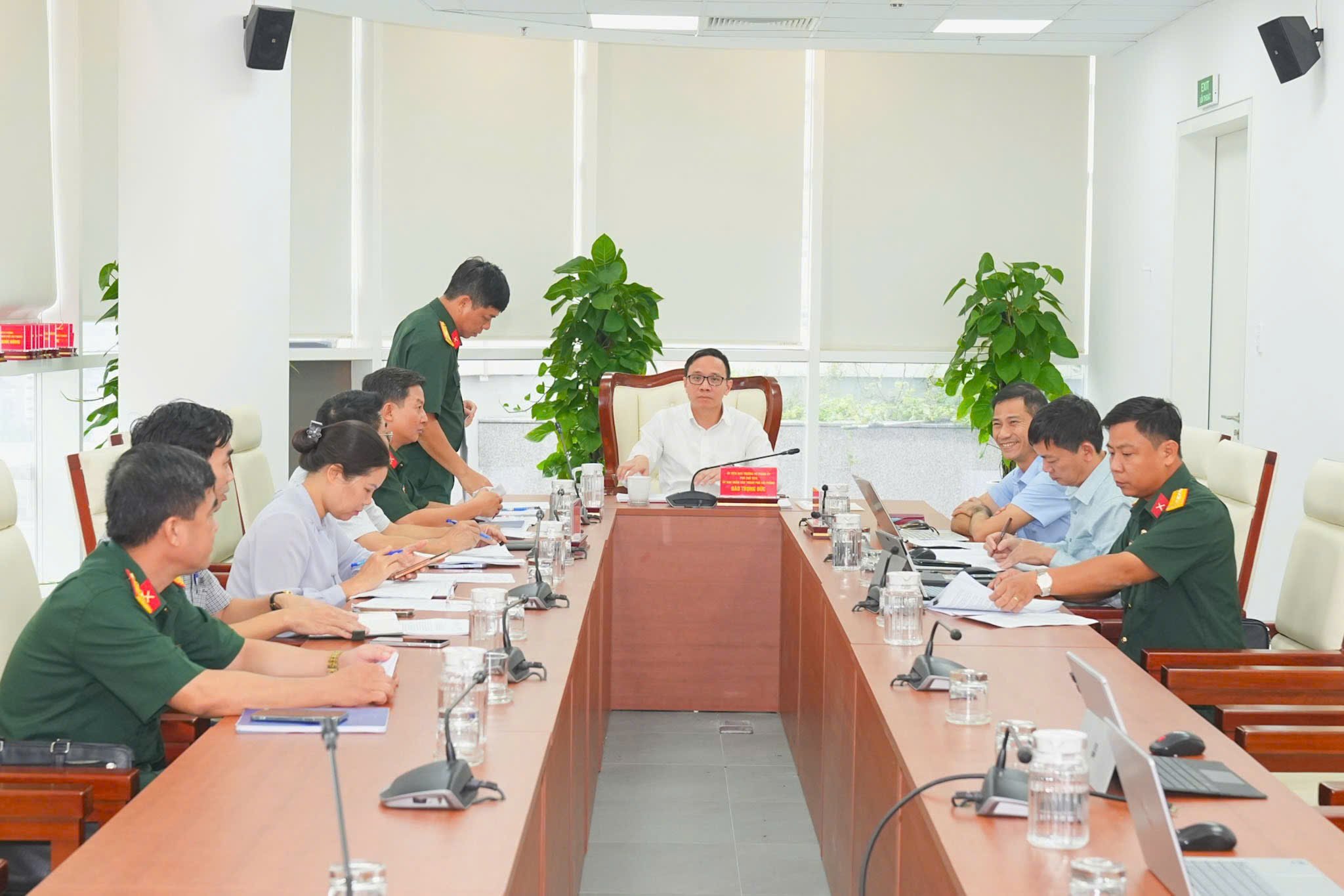Quang cảnh buổi họp.