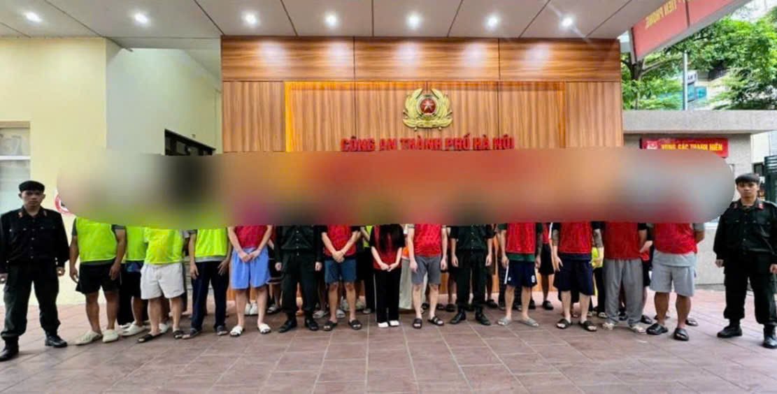 C&aacute;c đối tượng trong vụ &aacute;n tại Cơ quan Cảnh s&aacute;t điều tra C&ocirc;ng an th&agrave;nh phố H&agrave; Nội. (Ảnh: C&ocirc;ng an TP. H&agrave; Nội)