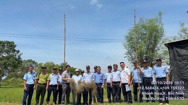 Đội tuần tra bảo vệ chim yến của Công ty Yến sào Khánh Hòa đã phối hợp với chính quyền địa phương và Công an xã Nam Ninh Hòa phát hiện, ngăn chặn kịp thời các đối tượng có hành vi giăng bẫy bắt chim trên địa bàn xã Đội tuần tra bảo vệ chim yến của Công ty Yến sào Khánh Hòa đã phối hợp với chính quyền địa phương và Công an xã Nam Ninh Hòa phát hiện, ngăn chặn kịp thời các đối tượng có hành vi giăng bẫy bắt chim trên địa bàn xã
