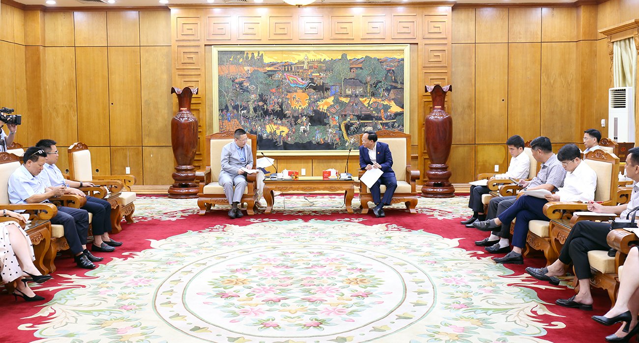 Quang cảnh buổi l&agrave;m việc.