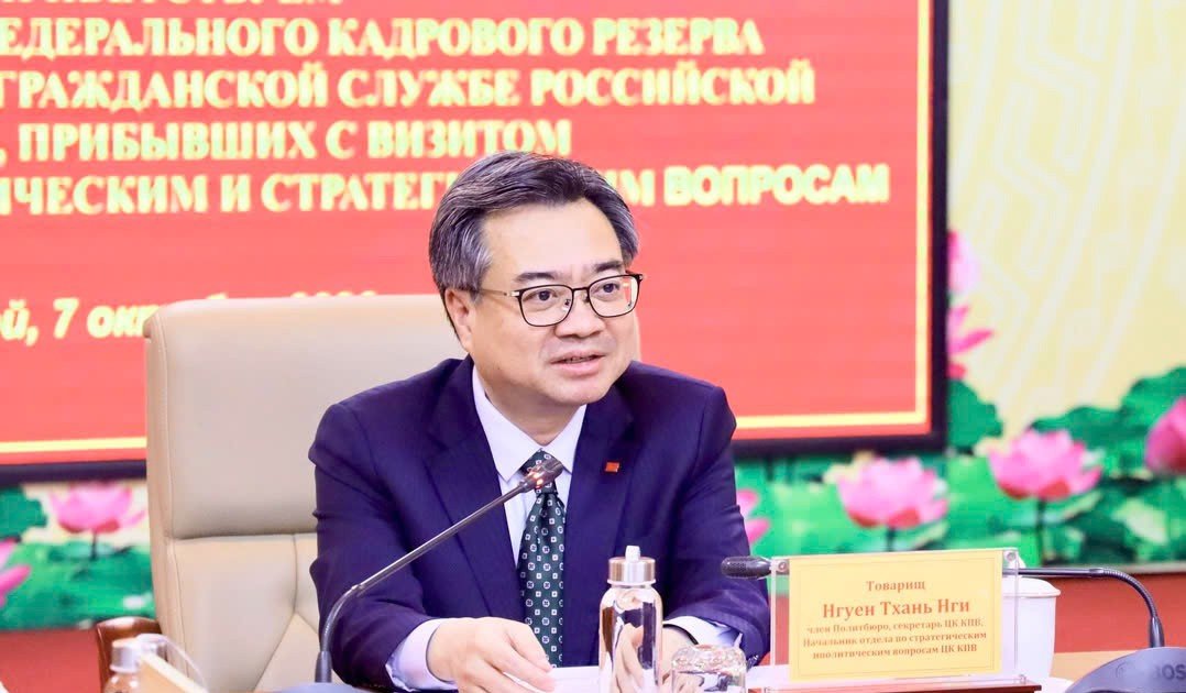 Đồng chí Nguyễn Thanh Nghị, Ủy viên Bộ Chính trị, Bí thư Trung ương Đảng, Trưởng Ban Chính sách, chiến lược Trung ương trao đổi với các đại biểu tại buổi làm việc. (Ảnh: Ban Chính sách, chiến lược Trung ương) Đồng chí Nguyễn Thanh Nghị, Ủy viên Bộ Chính trị, Bí thư Trung ương Đảng, Trưởng Ban Chính sách, chiến lược Trung ương trao đổi với các đại biểu tại buổi làm việc. (Ảnh: Ban Chính sách, chiến lược Trung ương)