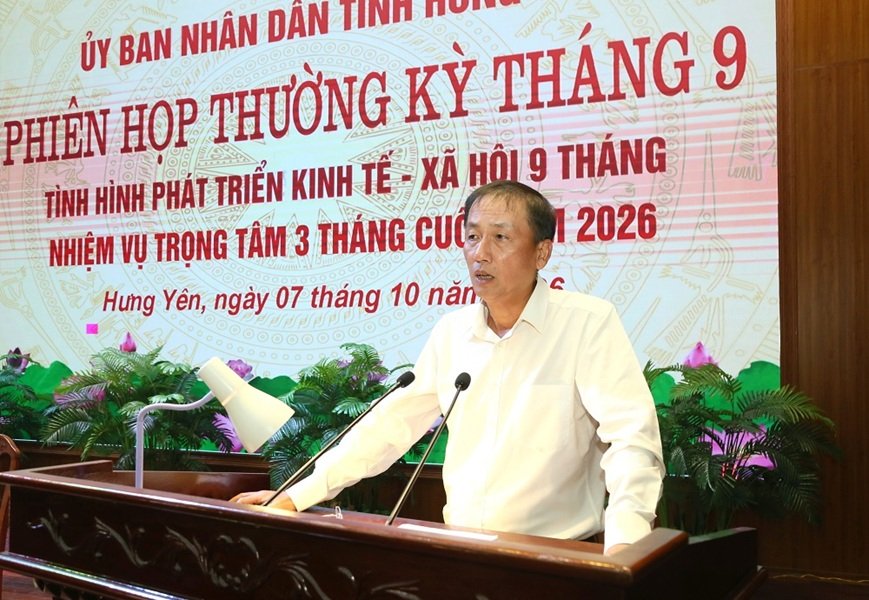 Phó Chủ tịch UBND tỉnh Hưng Yên Nguyễn Hùng Nam phát biểu tại phiên họp.