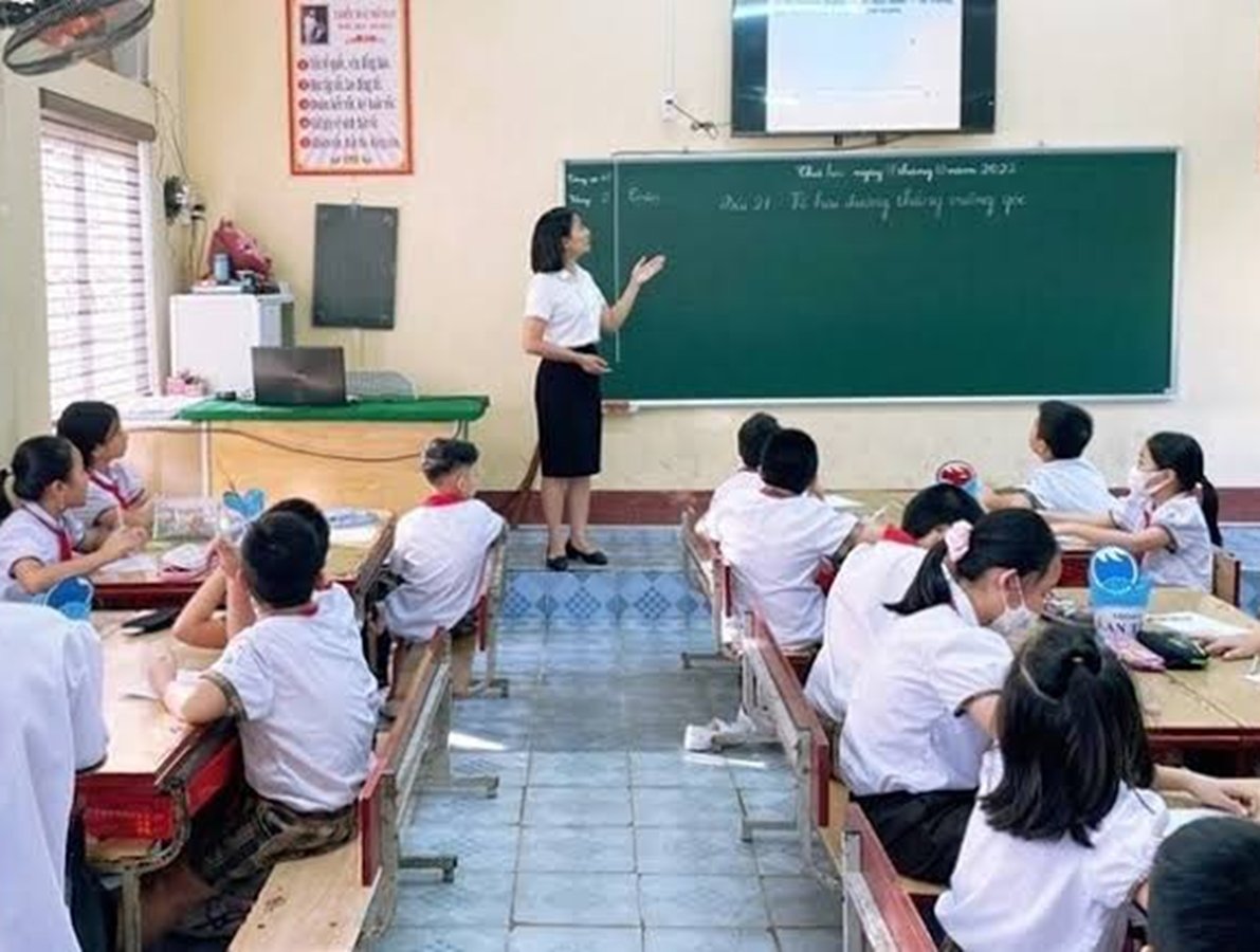 Cấm c&aacute;c trường thu tiền học gi&aacute;o dục tăng cường