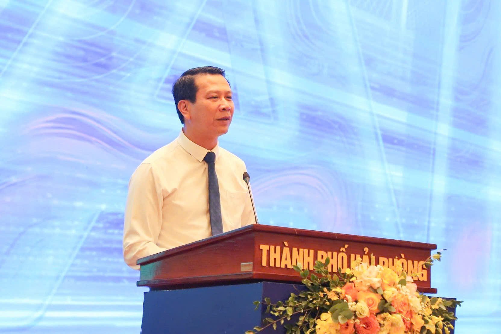 Ph&oacute; Chủ tịch HĐND th&agrave;nh phố B&ugrave;i Đức Quang ph&aacute;t biểu khai mạc Diễn đ&agrave;n.
