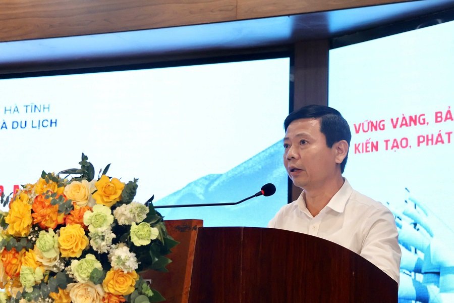 Ph&oacute; Gi&aacute;m đốc Sở VH-TT&DL H&agrave; Tĩnh Nguyễn C&ocirc;ng Th&agrave;nh b&aacute;o c&aacute;o kết quả thực hiện nhiệm vụ ph&aacute;t triển c&aacute;c lĩnh vực văn h&oacute;a, thể thao, du lịch v&agrave; định hướng trong thời gian tới