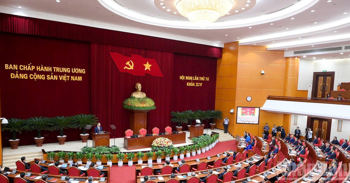 Phi&ecirc;n bế mạc Hội nghị lần thứ tư Ban Chấp h&agrave;nh Trung ương Đảng Cộng sản Việt Nam kh&oacute;a XIV. (Ảnh: ĐĂNG KHOA)