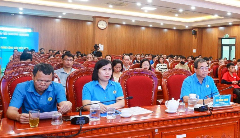 Các đại biểu tham dự hội nghị Các đại biểu tham dự hội nghị