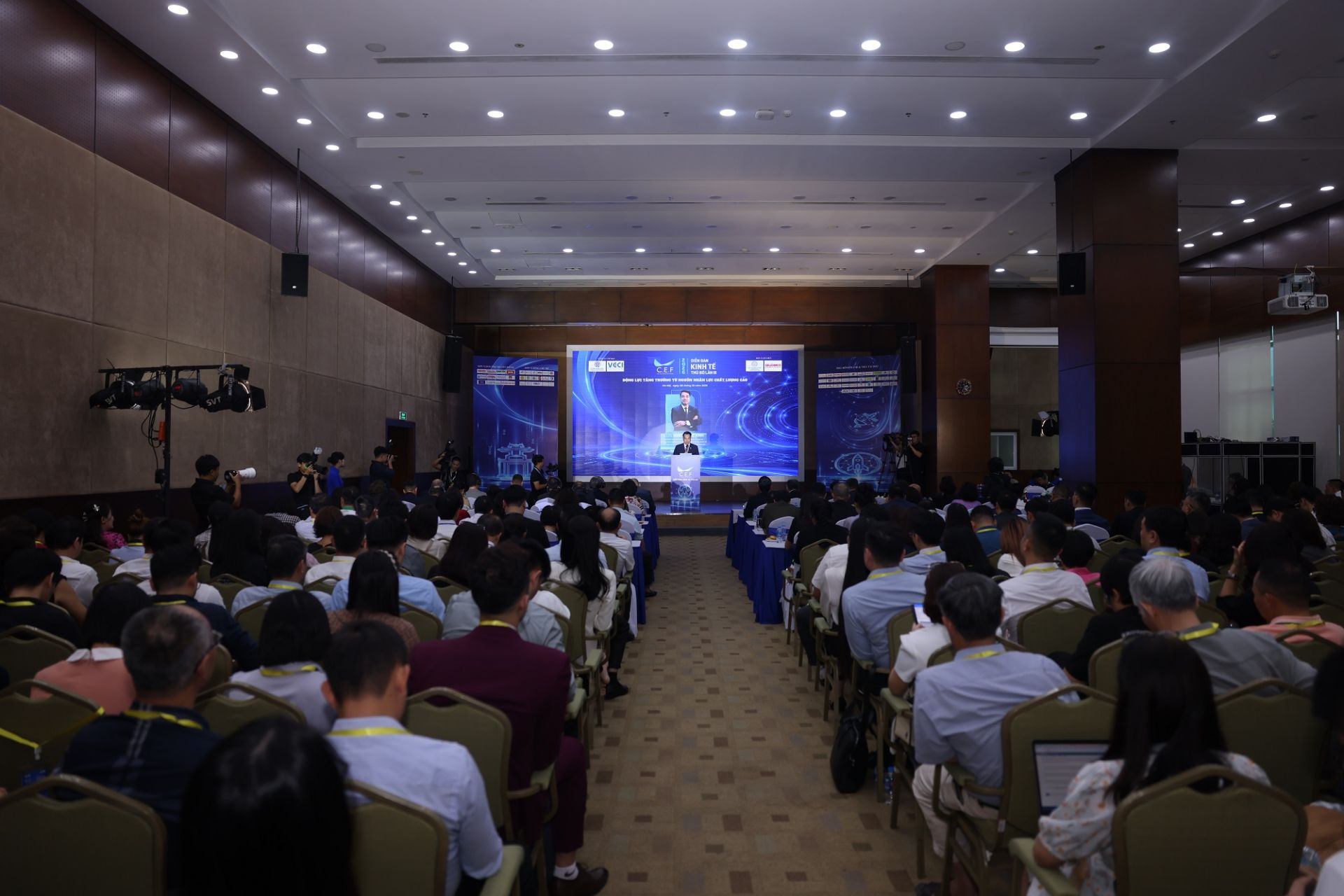Quang cảnh Diễn đàn