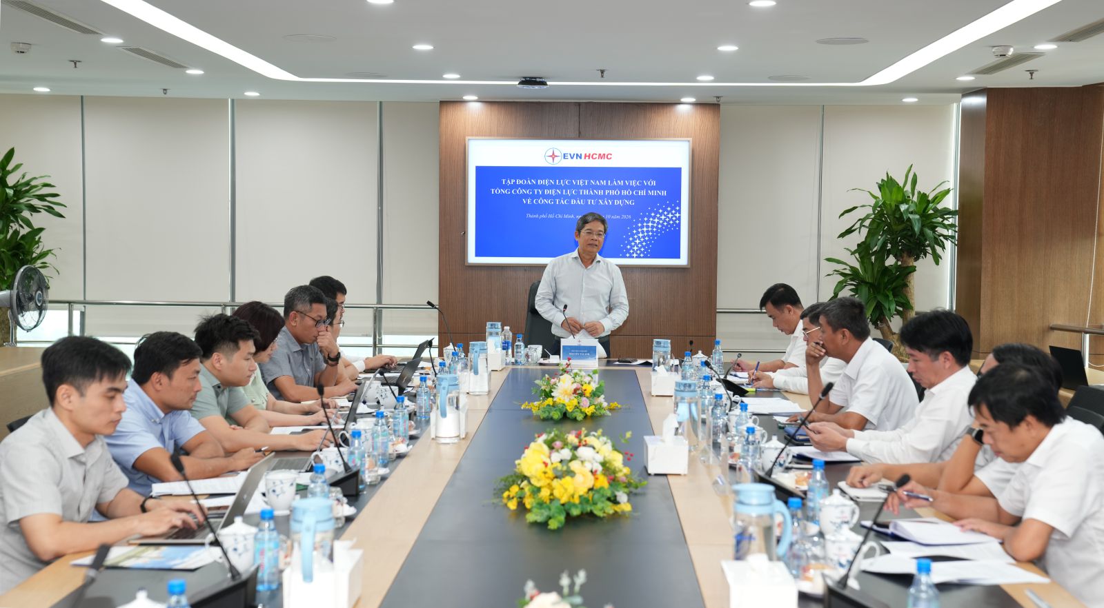 Ông Nguyễn Tài Anh – Phó Tổng giám đốc EVN chủ trì buổi làm việc Ông Nguyễn Tài Anh – Phó Tổng giám đốc EVN chủ trì buổi làm việc