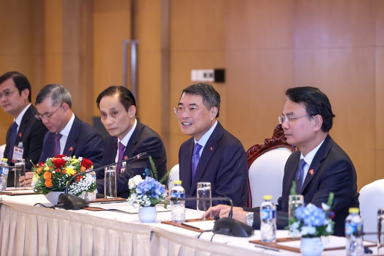 Thủ tướng nhấn mạnh Mặt trận Tổ quốc Việt Nam và Mặt trận Lào xây dựng đất nước có vị trí hết sức quan trọng trong hệ thống chính trị mỗi nước - Ảnh: chinhphu.vn/Nhật Bắc Thủ tướng nhấn mạnh Mặt trận Tổ quốc Việt Nam và Mặt trận Lào xây dựng đất nước có vị trí hết sức quan trọng trong hệ thống chính trị mỗi nước - Ảnh: chinhphu.vn/Nhật Bắc